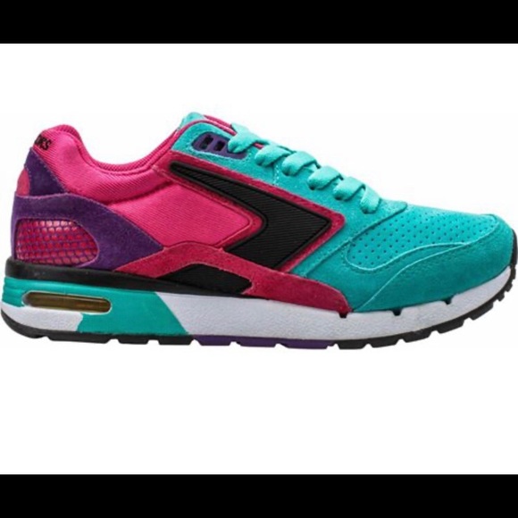 brooks lifestyle shoes